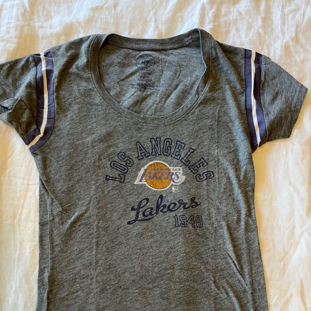 Los Angeles Lakers Women’s Gray Graphic Tee sz M